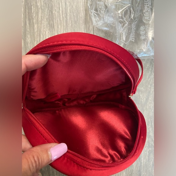 Giorgio Armani Red Satin Round Clutch Wristlet Makeup Cosmetics Bag-Like New - Picture 6 of 12